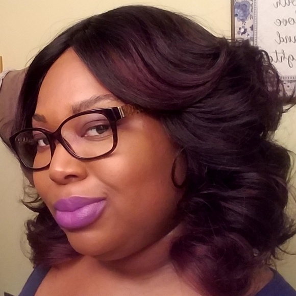 Meet your Posher, Carnisha - Picture 1 of 5